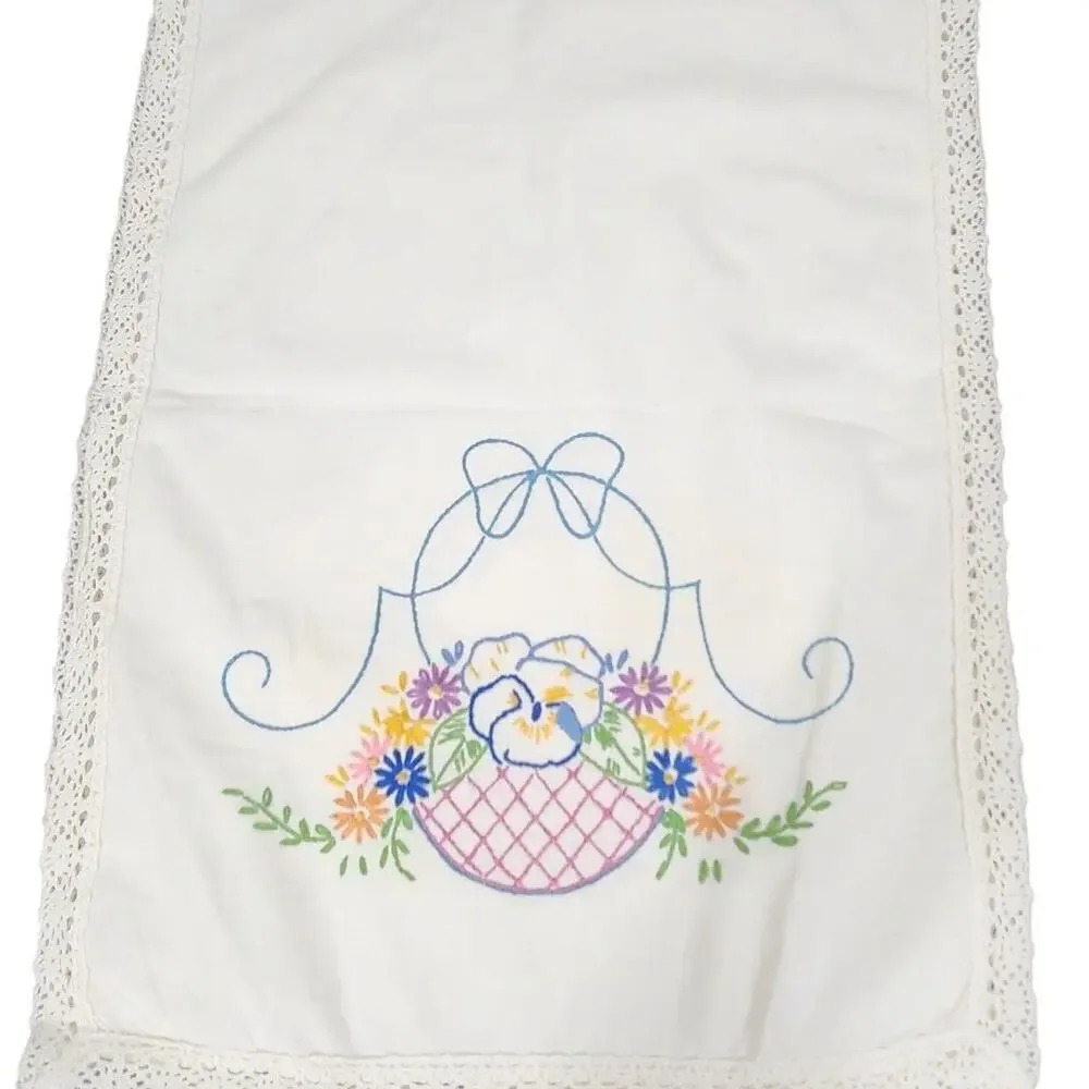 VTG TABLE RUNNER GARDEN BASKET FLORAL EMBROIDERED DRESSER SCARF ESTATE MCM 36